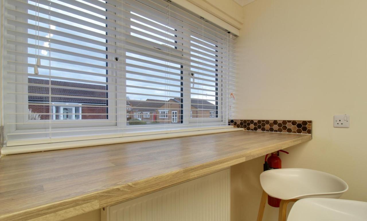 Cedar Drive, - 1 To 4 - Self Catering Holiday home Holbeach