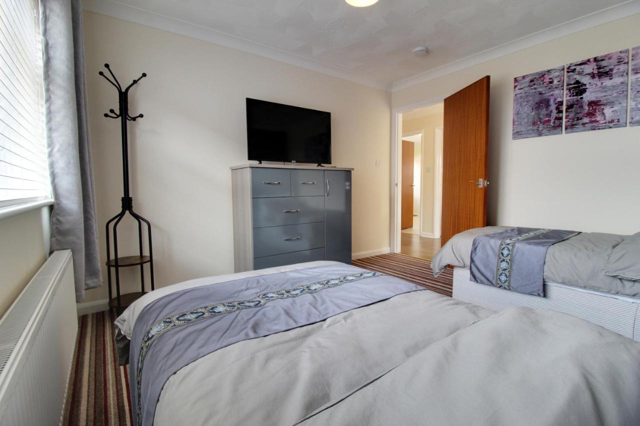 Holiday home Cedar Drive, - 1 To 4 - Self Catering *