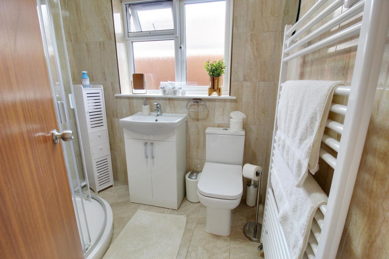 Holiday home Cedar Drive, - 1 To 4 - Self Catering *