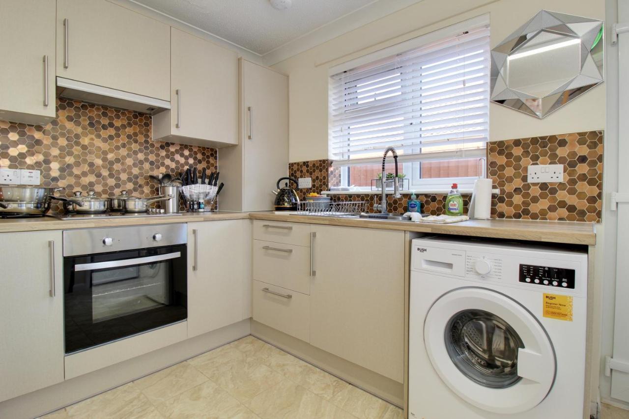 Cedar Drive, - 1 To 4 - Self Catering Holiday home *