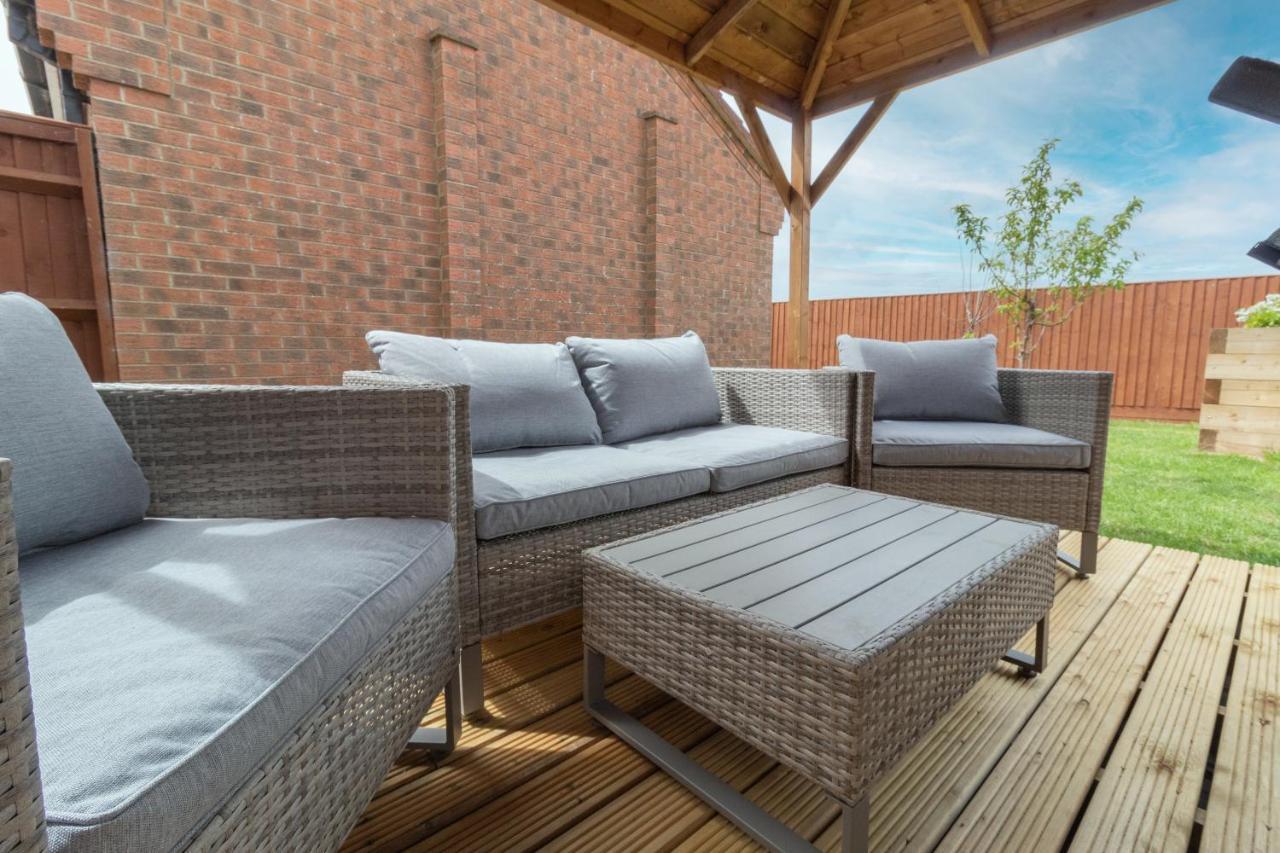 Cedar Drive, - 1 To 4 - Self Catering Holiday home